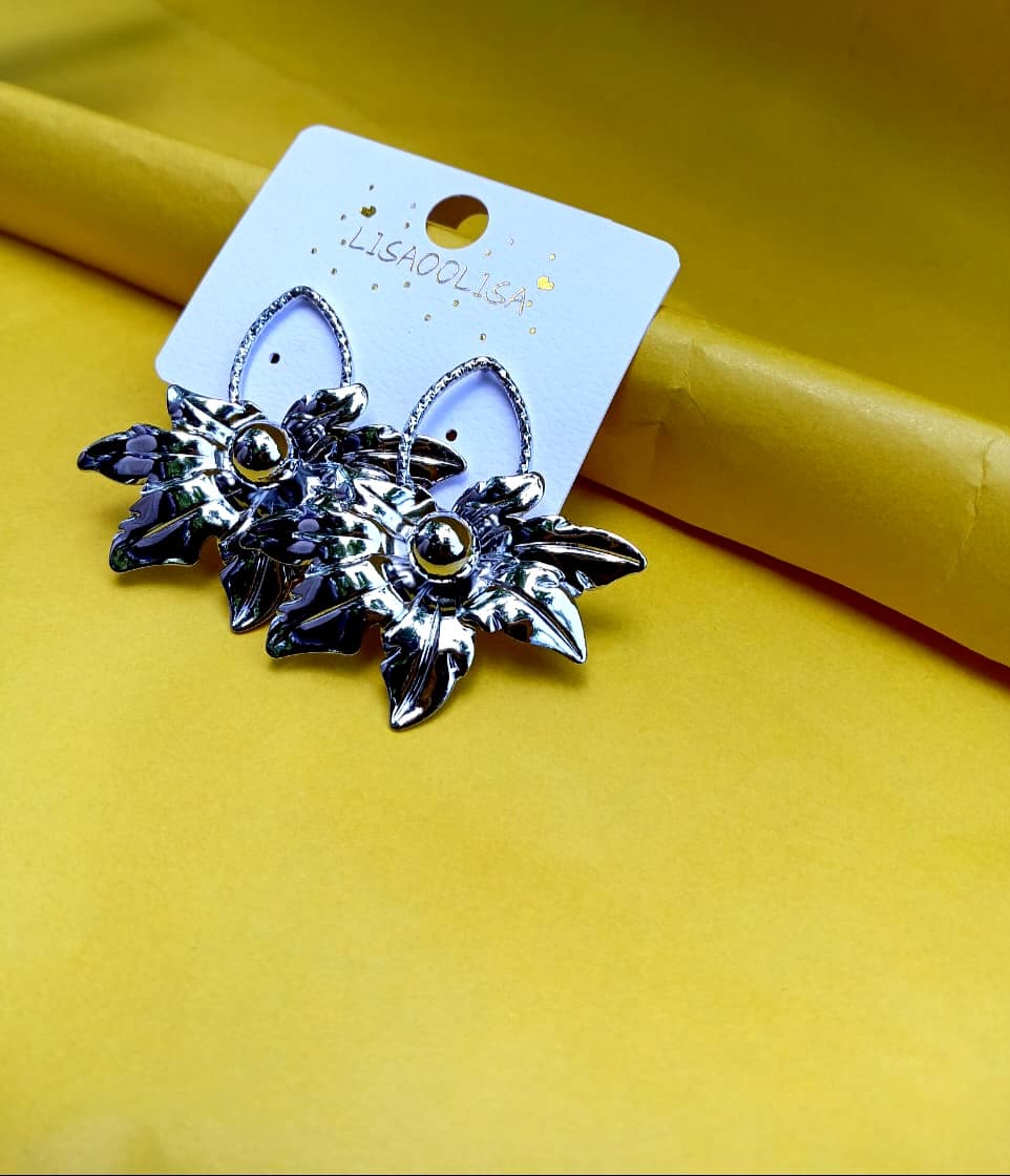 Big gold flower earrings & studs