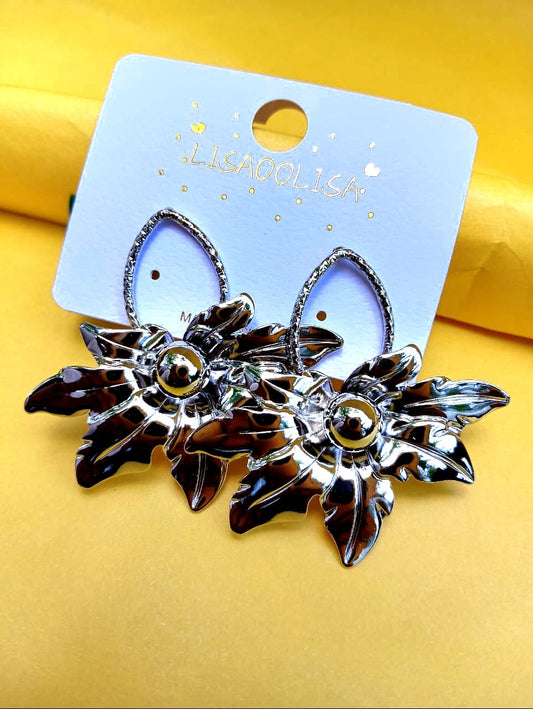 Big gold flower earrings & studs