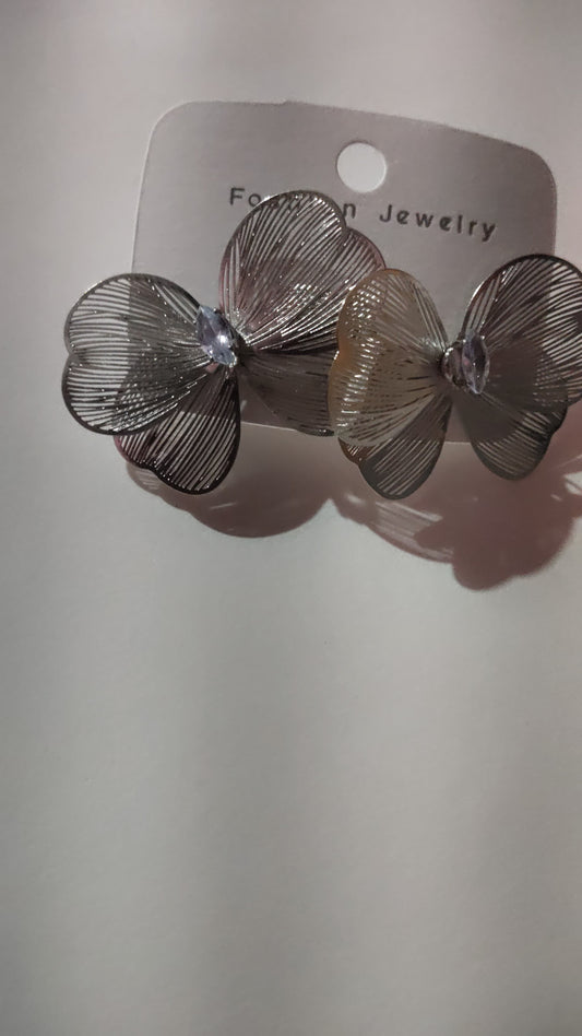 Pearl & Flower Design Stud Earring